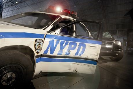 Die originalen Filmfahrzeuge (Volkswagen Touareg und NYPD-Dienstwagen) der finalen Crashszene aus ?Das Bourne Ultimatum? waren kurz vor der Premiere des Agententhrillers am 25.07. 2007 in LA ausgestellt. Bei einem Testdrive stellte Volkswagen weiterhin einen Touareg mit RDV (remote-drive vehicle) vor. Dieser spektakulaere Aufbau des bekannten Stuntkoordinators Dan Bradley ermoeglicht dem Schauspieler im Inneren des Fahrzeugs sich auf seine Rolle zu konzentrieren, waehrend ein Stuntman den Touareg von einer Fahreinheit auf dem Dach steuert.