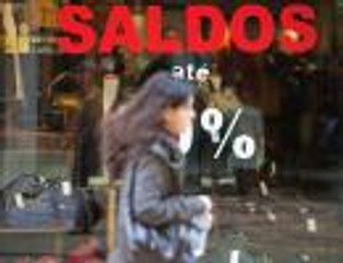 Sezon na wyprzedaże. Obniżki w sklepach sięgają 70 proc.