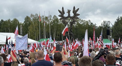 Tysiące osób przyszło zobaczyć tę chwilę. Upamiętnia tragiczną historię