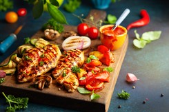 Grillowane filety z kurczaka z mozzarellą i guacamole. Danie, które podbije każde podniebienie