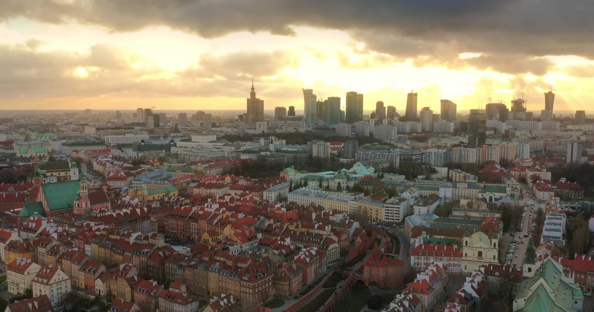 Pogoda w Polsce: Burze, ochłodzenie i przelotne opady – co czeka nas w weekend?