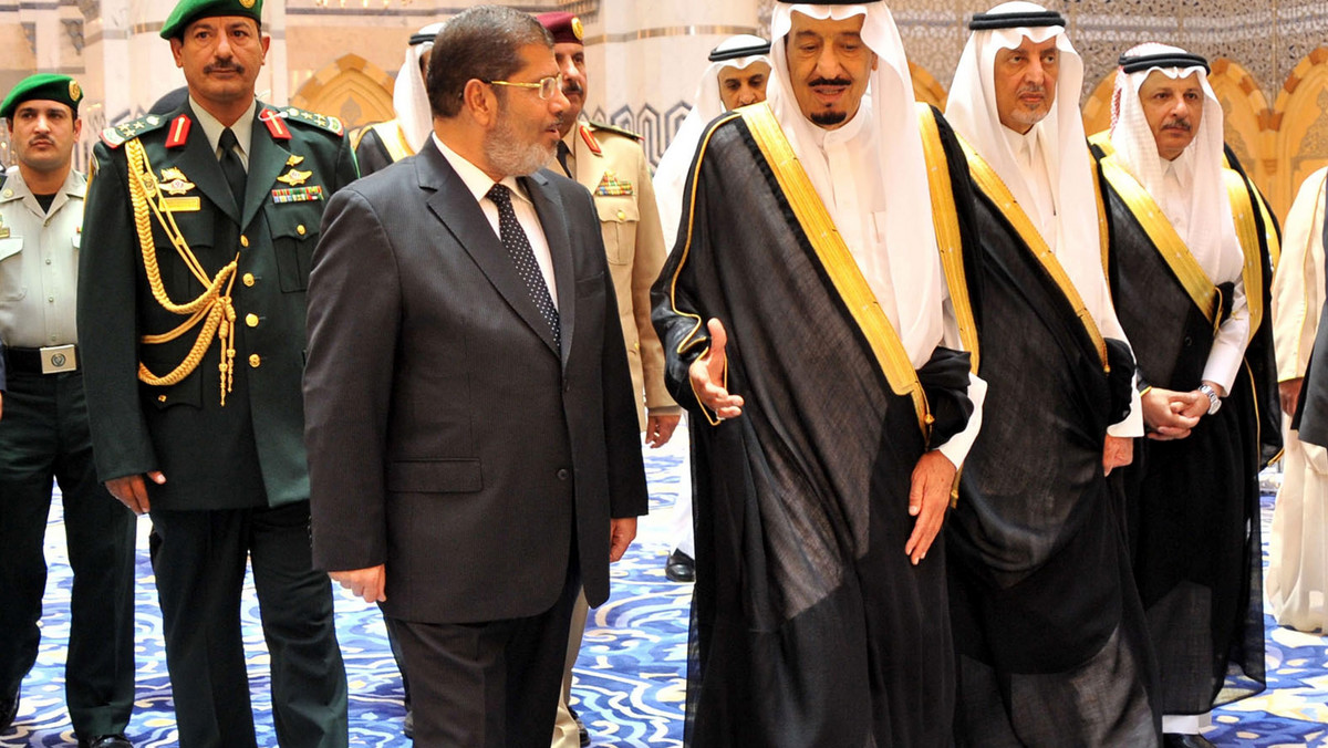 Król Arabii Saudyjskiej Abd Allah spotkał się z nowym prezydentem Egiptu Mohamedem Mursim wkrótce po jego przybyciu do Królestwa z pierwszą wizytą zagraniczną.
