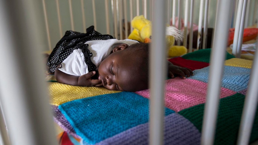 Polski premier wśród afrykańskich sierot