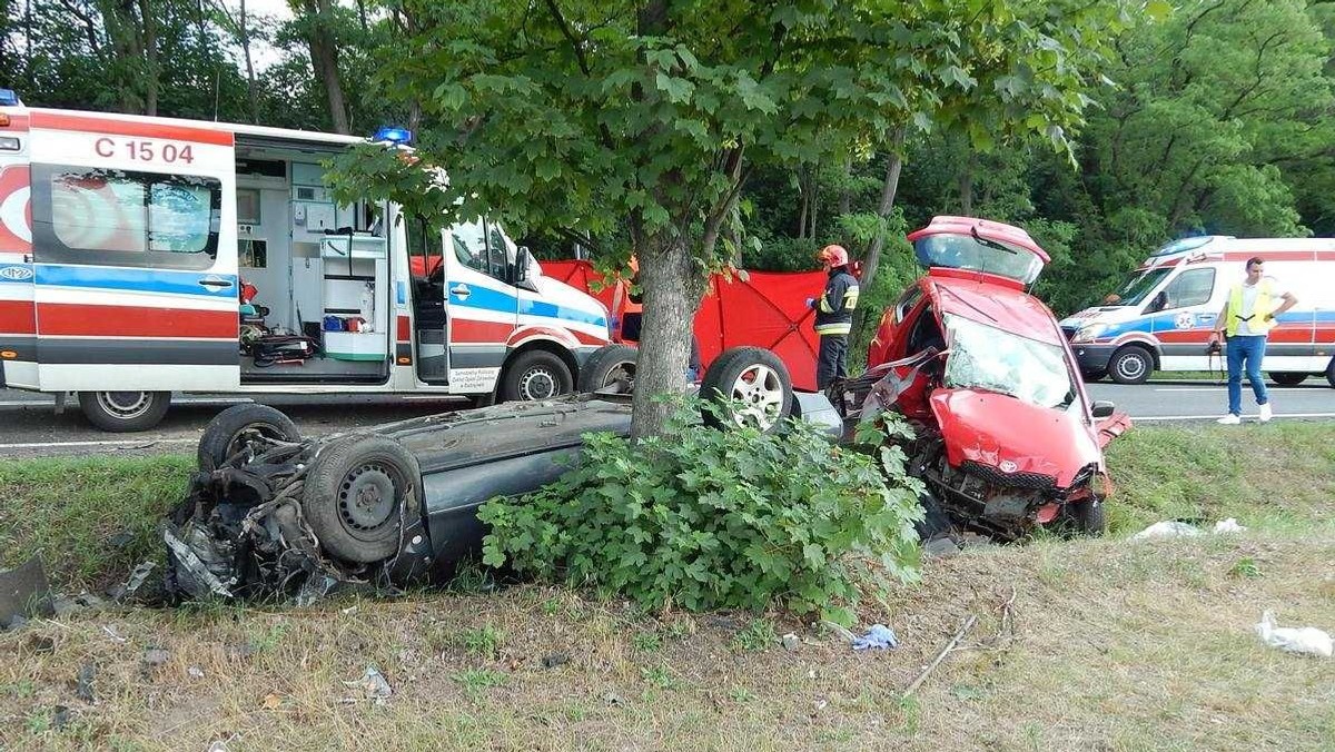 Nie żyje jedna z rannych osób w wypadku w Borucinku w powiecie radziejowskim, o którym informowaliśmy dziś w Onecie. Pięć innych ofiar jest w szpitalu.