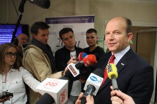 Lekarze rezydenci nie przerwą protestu. Spotkanie z Konstatntym Radziwiłłem bez porozumienia