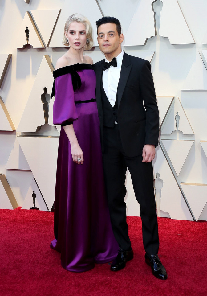 Najpiękniejsze oscarowe kreacje: Lucy Boynton w sukni Rodarte w 2019 r. (na zdjęciu z Rami Malekiem)