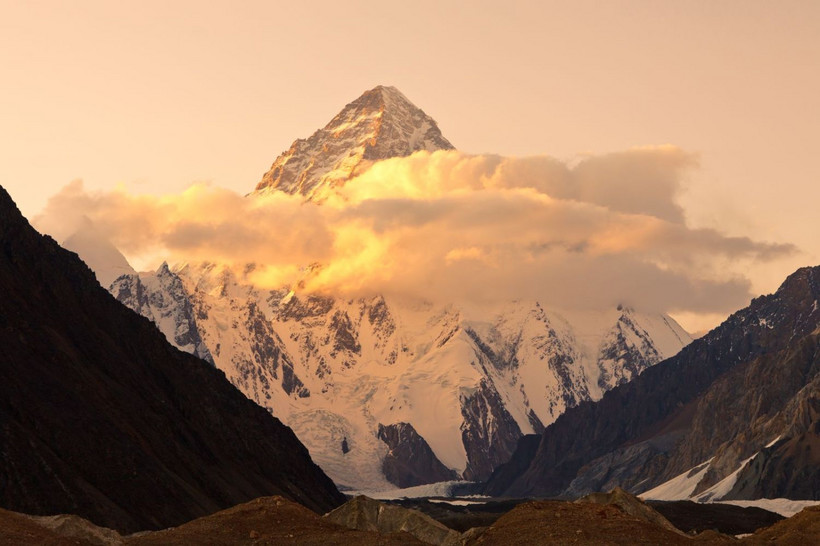 Szczyt K2 o zachodzie słońca