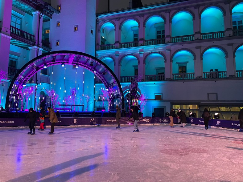 Ice skating rink next to the exhibition in Vilnius