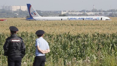 Rosja: Awaryjne lądowanie Airbusa. Jest nagranie z wnętrza samolotu