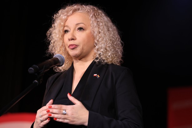 Ministra ds. równości Katarzyna Kotula zapowiedziała, że w marcu zostanie pokazany projekt ustawy o związkach partnerskich.