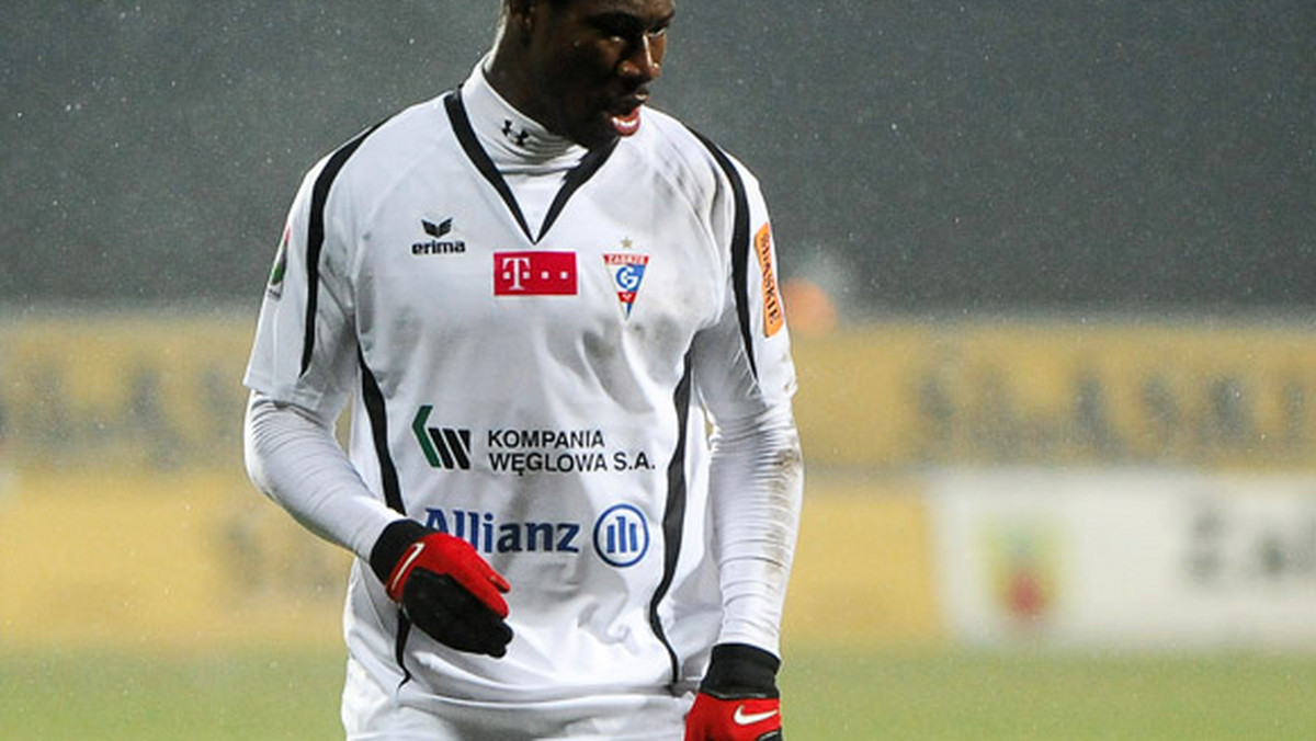 Skrzydłowy Górnika Zabrze, Prejuce Nakoulma poleciał do Burkina. Faso. Wcześniej do zabrzańskiego klubu dotarło powołanie dla piłkarza na mecz eliminacyjny Pucharu Narodów Afryki 2013 z Republiką Środkowoafrykańską - informuje oficjalna witryna Górnika.