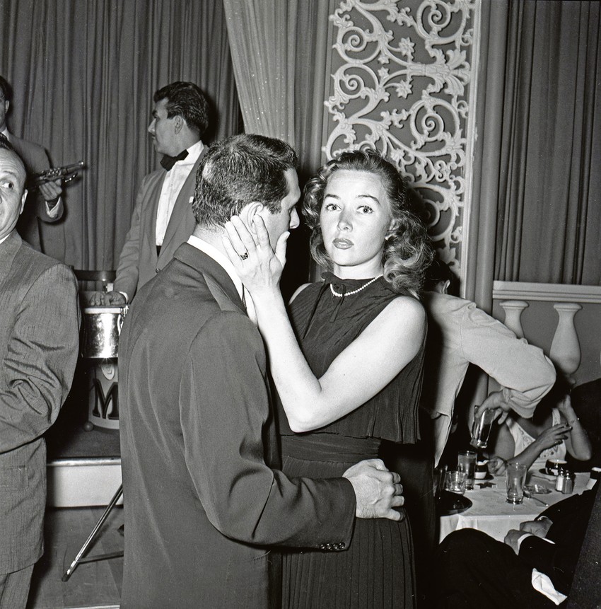 Bila je udata, između ostalih, za režisera Nikolasa Reja i za njegovog sina Tonija Reja i sa obojicom je imala decu