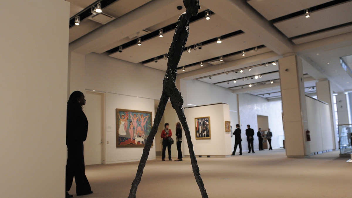 Wykonana z brązu rzeźba idącego człowieka autorstwa Alberto Giacometti została sprzedana na aukcji w Londynie za rekordową sumę 65 milionów funtów. To najwyższa suma w historii zapłacona za dzieło sztuki.