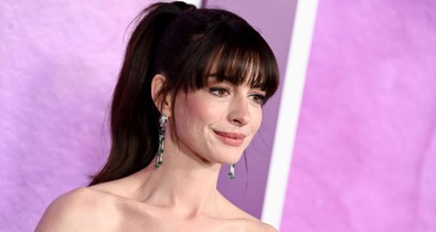 Kiakadtak a rajongók: Anne Hathaway-ről nagyon kínos videó terjed a neten, nyomós ok miatt kellett bocsánatot kérnie