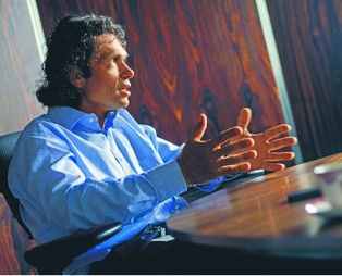 Dominik Libicki tworzy giganta. To pierwszy taki proces na świecie