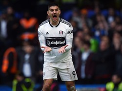 Falstart Liverpoolu. Mitrovic strzelił dwa gole dla beniaminka