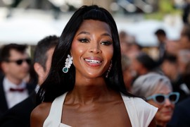 Naomi Kembel POKAZALA SINA I ĆERKU: U pedesetim postala majka, a niko je nikad nije video trudnu - "nikad nisam tražila OCA za svoju decu"