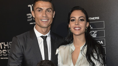 Cristiano Ronaldo gyönyörű barátnője megmutatta, milyen gömbölyű már a pocakja - fotók