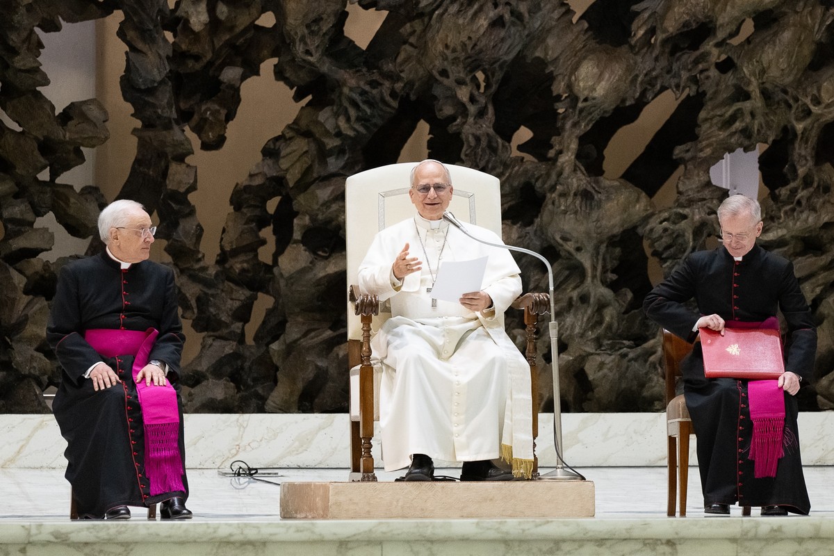 Leon XIV dostał szalik Aarhus GF. Politycy poprosili papieża o błogosławieństwo dla piłkarzy