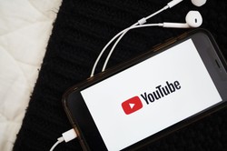 Młodzież marzy o karierze youtubera, a przedsiębiorcy czekają na fachowców