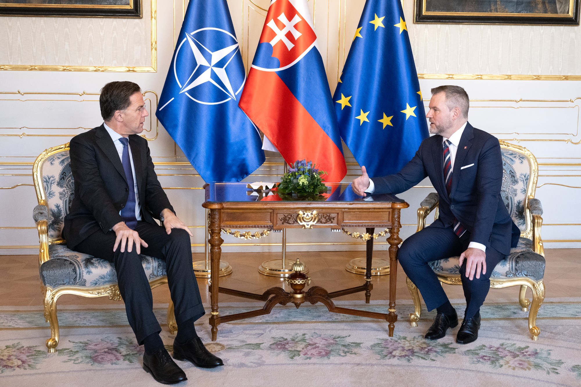 Generálny tajomník NATO Mark Rutte a prezident SR Peter Pellegrini.