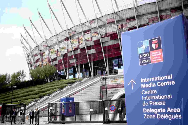 Wejście na stadion PGE Narodowy w Warszawie, gdzie, 8 bm. odbywa się szczyt Sojuszu Północnoatlantyckiego. Podczas dwudniowego szczytu NATO mają zapaść decyzje wzmacniające bezpieczeństwo m.in. na wschodniej flance Sojuszu a także decyzje o dalszym rozszerzaniu NATO. (cat) PAP/Leszek Szymański