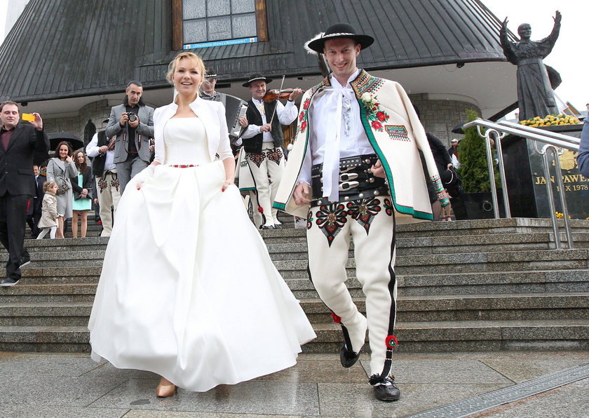 Anna Guzik na ślubie z mężem Wojciechem Tylką