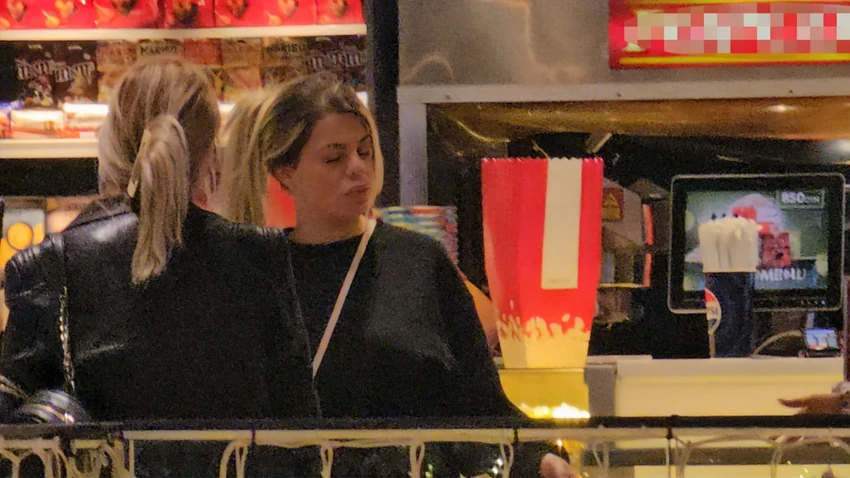 Prvi paparaco Marijane Zonjić šest dana nakon porođaja: Šeta šoping centrom bez bebe, evo i sa kim