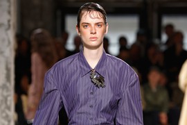 KOŠULJA zbog koje ćete ovog proleća poželeti da smršate: Uz farmerke i štikle je ČISTA MAGIJA, naglašava ženstvenost i nosi se u svim prilikama