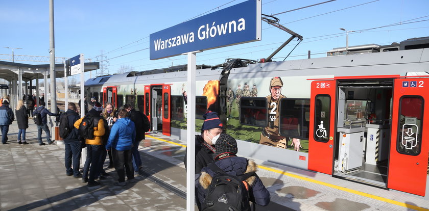 Po 24 latach wjechał pierwszy pociąg. Warszawa Główna wraca do gry