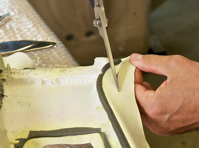 Specjalnie przygotowana 'otwarta' wersja Lexusa LS 600h L będzie oficjalnym królewskim pojazdem nowożeńców podczas ceremonii zaślubin jego wysokości księcia Monako Alberta II z panną Charlene Wittstock, która odbędzie się w sobotę, 2 lipca 2011 r.