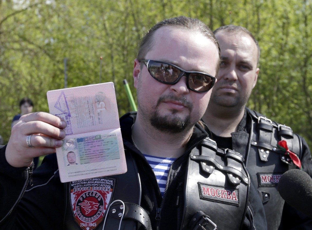 Jeden z liderów "Nocnych Wilków" na przejściu granicznym w Terespolu