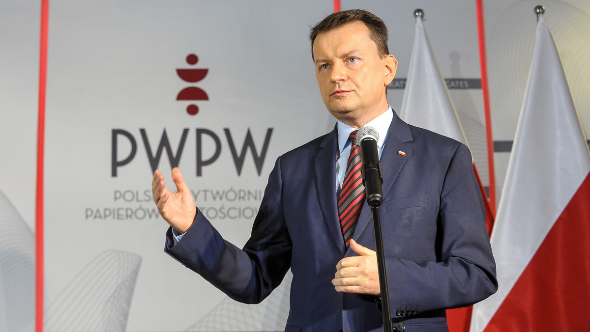 Nie będę tej sprawy rozsądzał, to wszystko zostanie wyjaśnione przez prokuraturę – tak skomentował szef MSWiA Mariusz Błaszczak odwołanie ze stanowisk zastępców komendanta stołecznego policji, z których jeden "mógł dopuścić się czynów o znamionach przestępstwa".