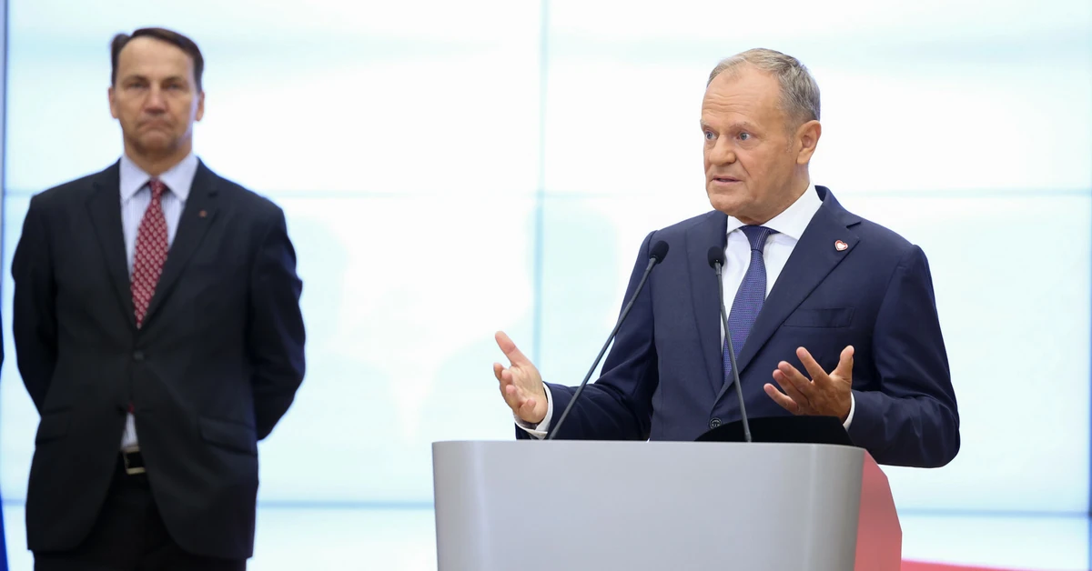 Sikorski lepszym premierem od Tuska? Zaskakujące wyniki sondażu