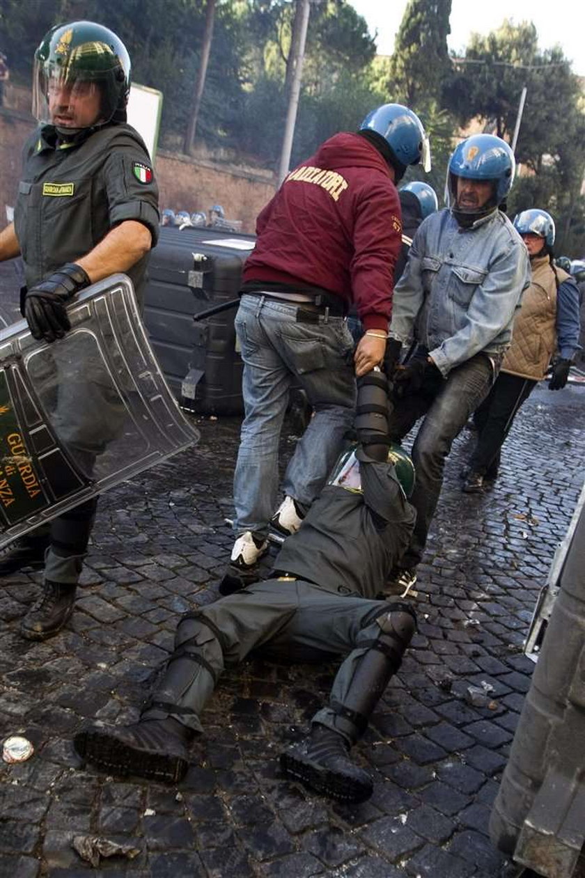 Bitwy z policją, krew i ranni. Tak burzy się świat! ZDJĘCIA