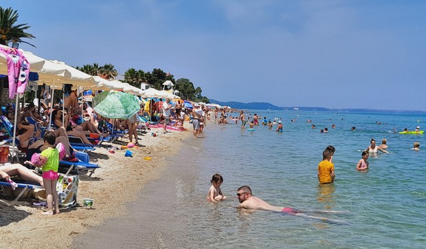 Grčka plaža - ilusracija