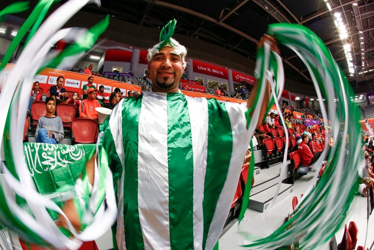 Thobe i abaya to nie jedyne stroje kibiców na mundialu w Katarze