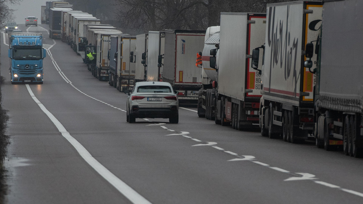 Protest przewoźników na granicy z Ukrainą. "Zaczynamy blokadę w Dorohusku"