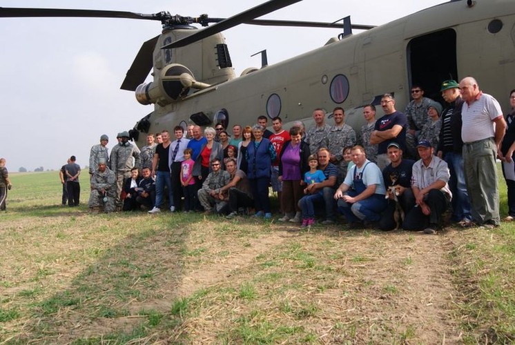 Amerykańskie śmigłowce lądowały niedaleko Gruty (fot. www.gruta.pl)