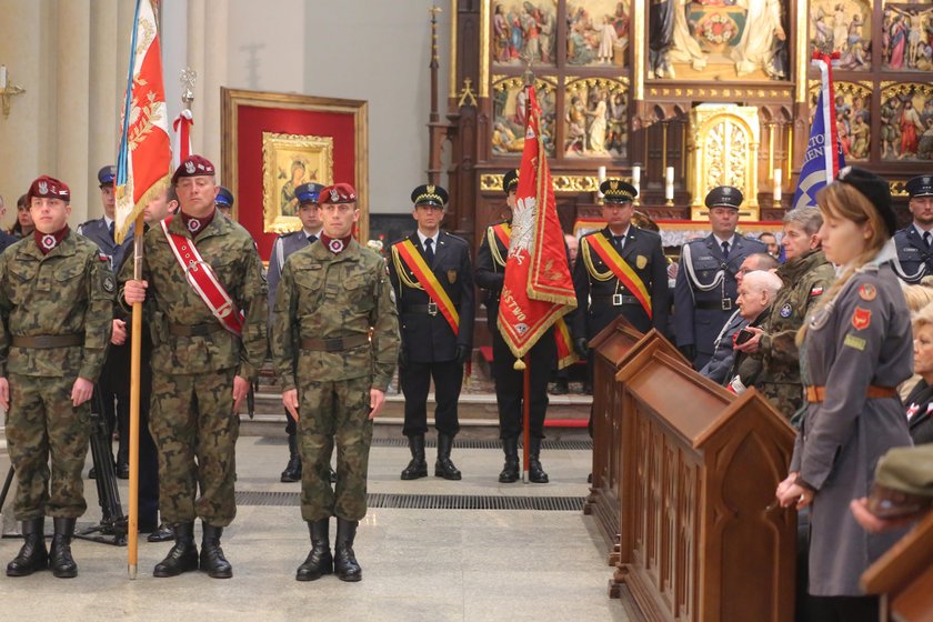 Obchody święta Konstytucji 3 Maja i Święta Najświętszej Maryi Panny Królowej Polski w Łodzi odbyły się w Archikatedrze Łódzkiej i przed Grobem Nieznanego Żołnierza