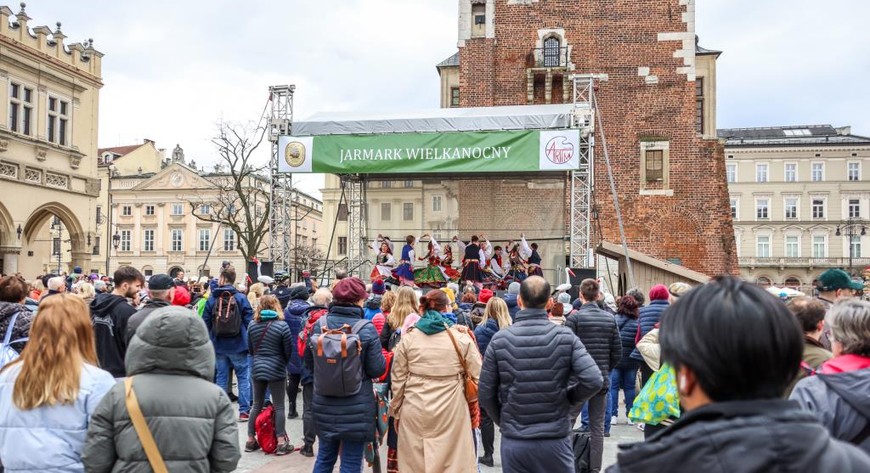 Na tegorocznym jarmarku, którego organizatorem jest Krakowska Kongregacja Kupiecka, prezentować się będą także wystawcy z zagranicy, m.in. z Litwy, Ukrainy, Słowacji i Węgier.