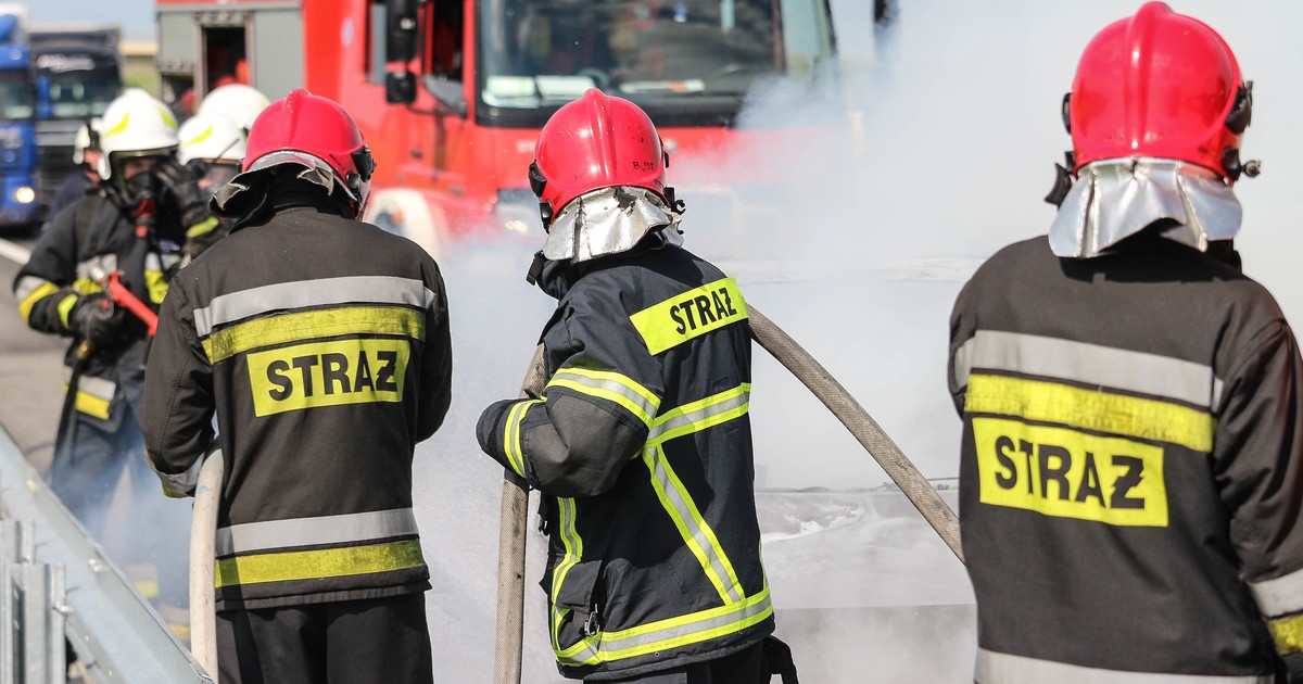 Samochód stanął w płomieniach. Strażacy dokonali makabrycznego odkrycia