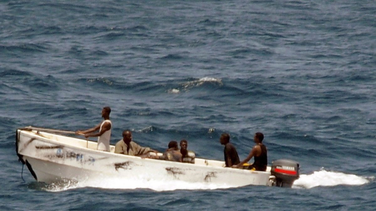 Piraci w motorówkach zaatakowali francuski statek dostawczy na szelfowym złożu naftowym u wybrzeży Nigerii i uprowadzili trzech Francuzów z kompanii Bourbon - poinformowała kompania.