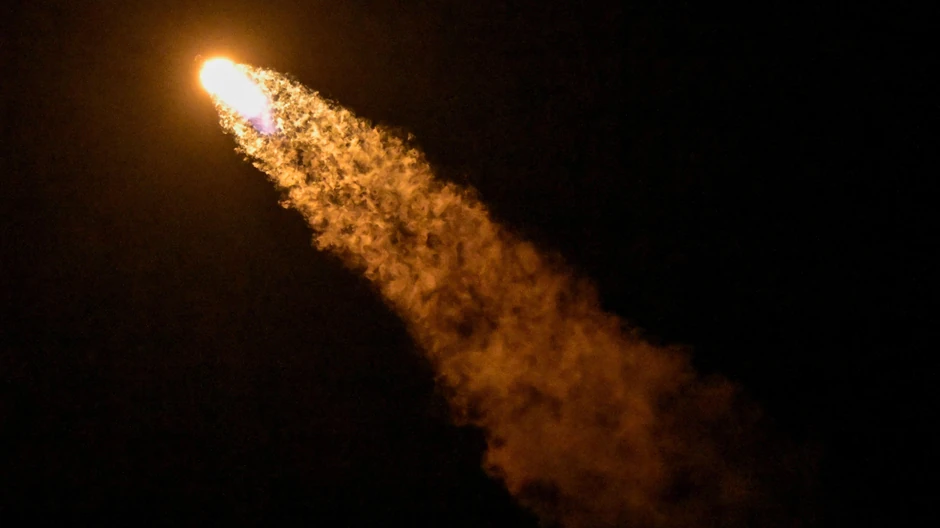 Raketa koja se srušila na Mesec - Falkon 9 slična je onoj koja je u februaru prevezla astronaute do Međunarodne svemirske stanice | Foto: Reuters