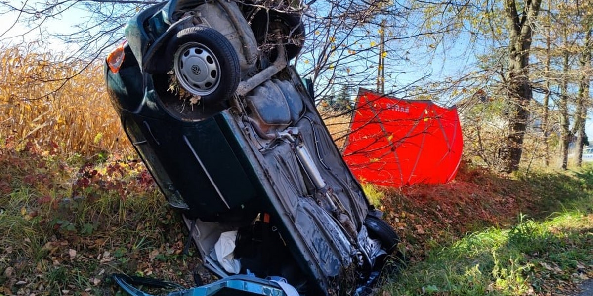 Autokar zderzył się czołowo z osobówką. Jedna osoba nie żyje. Ranni to nauczyciele z Rudy Śląskiej