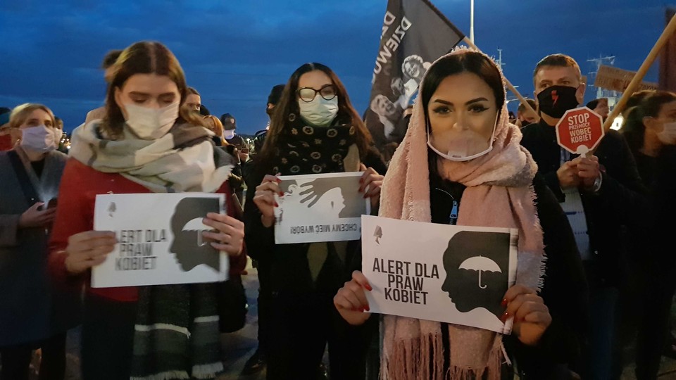 Szczecin - protest przeciwko zaostrzeniu prawa antyaborcyjnego