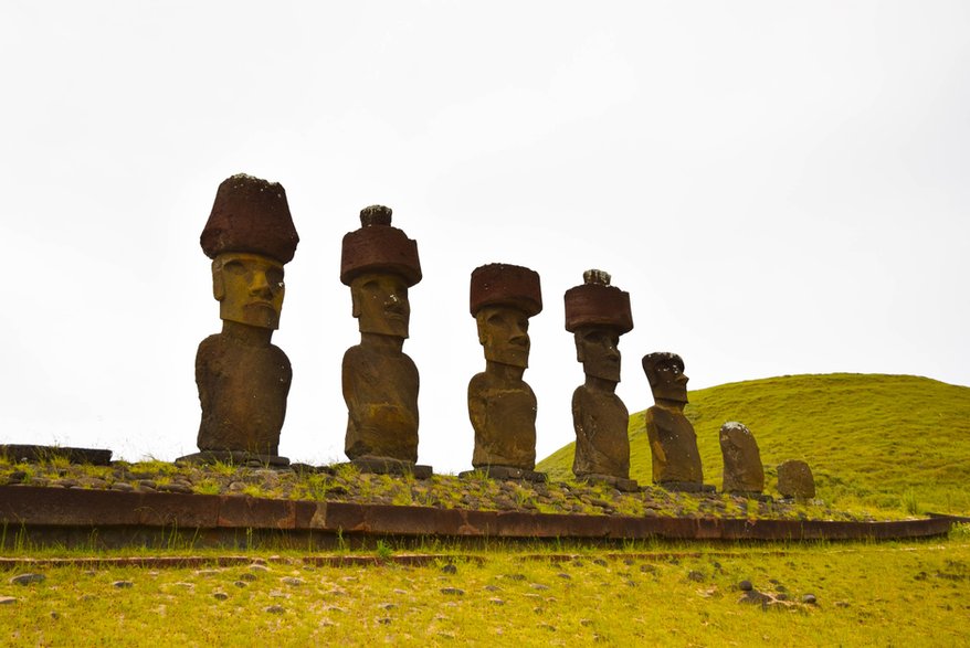 Posągi Moai na Wyspie Wielkanocnej