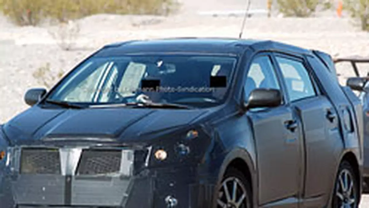 Zdjęcia szpiegowskie: Toyota Corolla Verso