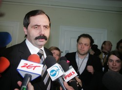 Agenci szukali haków na szefa wywiadu