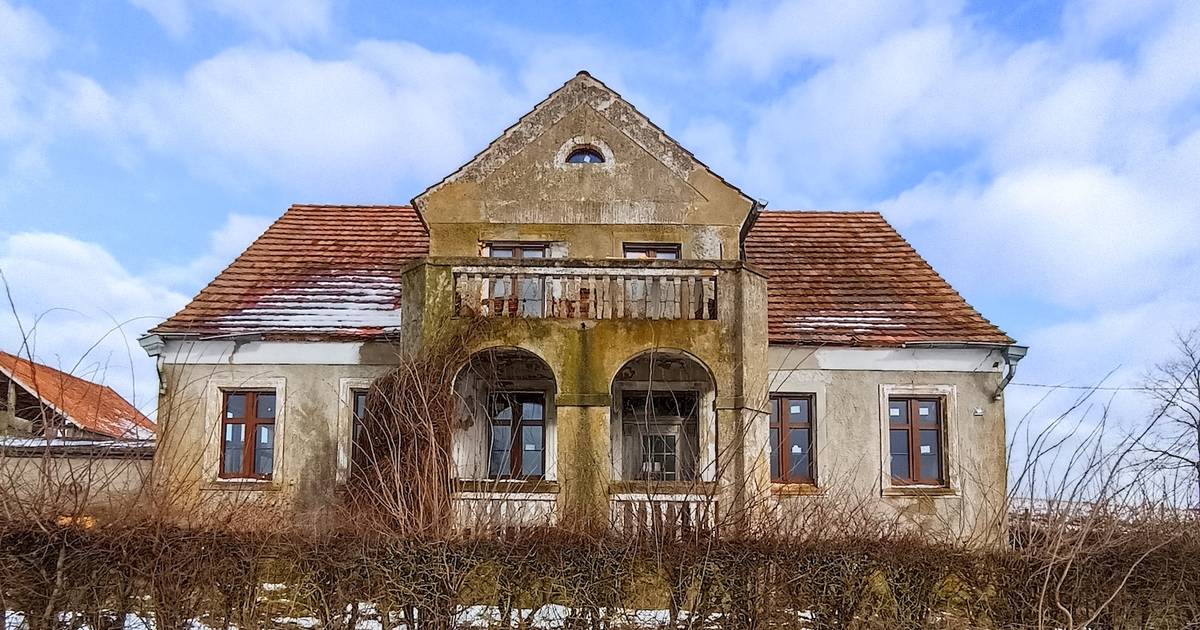 Polacy odnawiają poniemiecki dom. 